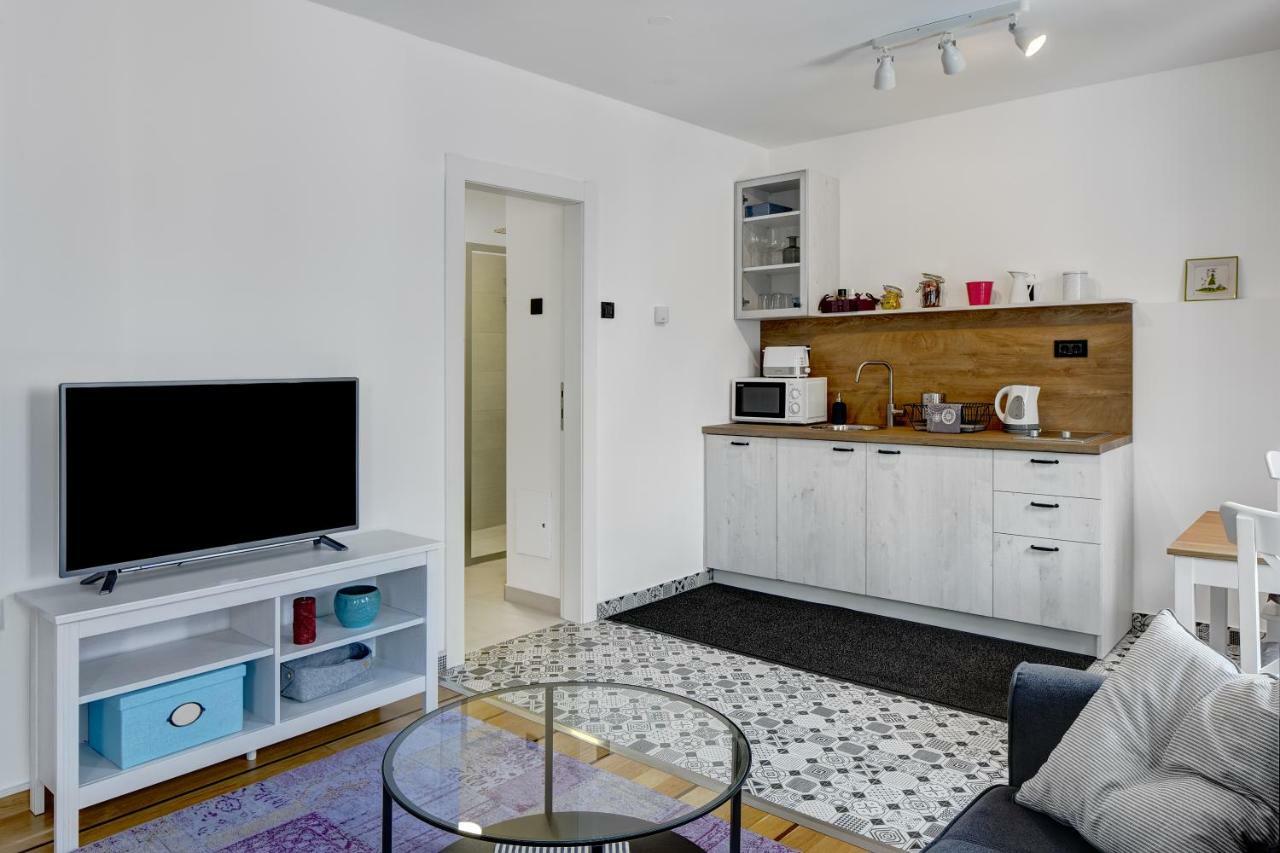 Apartments Viola 자그레브 외부 사진